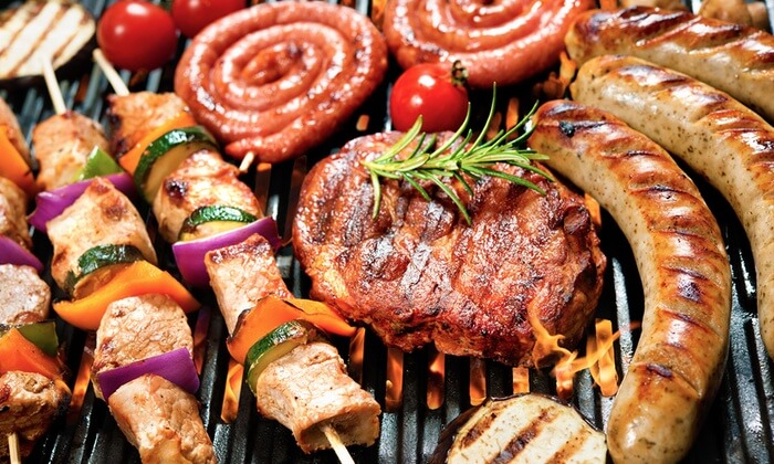Al momento stai visualizzando Carne alla brace: come prepararla e quali spezie usare
