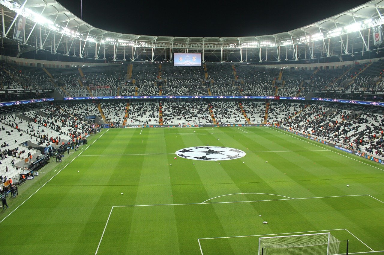 Al momento stai visualizzando Sorteggi Champions League, quando e dove vederli